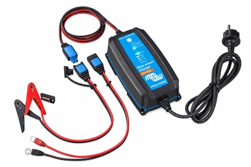 Зарядное устройство Victron Blue Smart IP65 Charger 12V/15A+DC connector